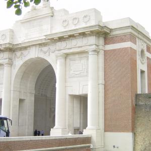 Menin-Gate-2.JPG