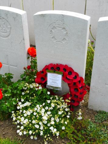 220117 CWGC P127079733